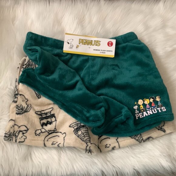 Peanuts Other - PEANUTS Plush Fleece Pajama Shorts SET in Sz LARGE